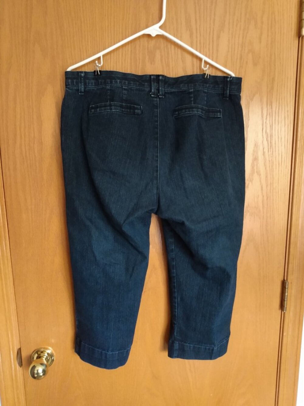 Bandolino Women’s Dark Blue Capris Maureen Comfort Waist Denim Jeans Size 12 EUC - Picture 2 of 11